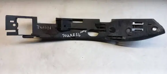Volkswagen Touareg I Front bumper mounting bracket 7L6807183C