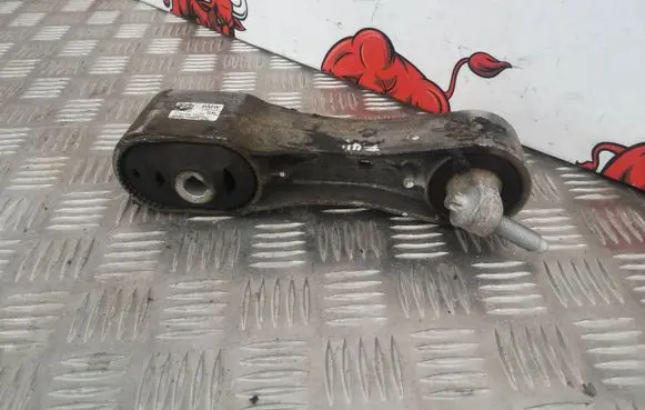 BMW 2 F44 Engine mount bracket 6885786 140120 17276810