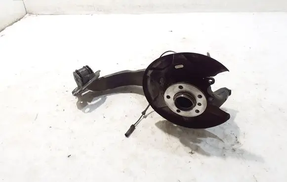 Rear wheel hub
