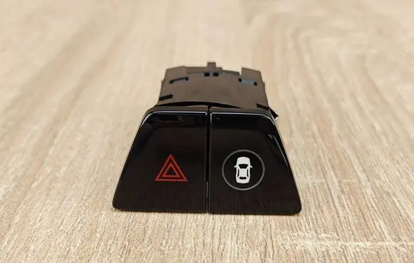 BMW 5 G30 G31 G38 Hazard light switch 9423271