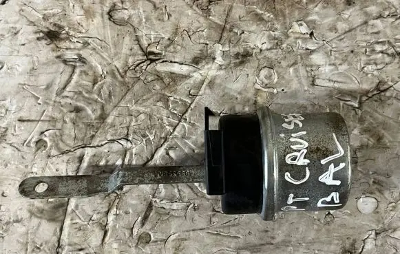 Chrysler PT Cruiser Valve vacuum 4885338AA 4885338