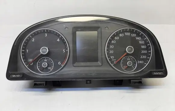 Speedometer (instrument cluster)