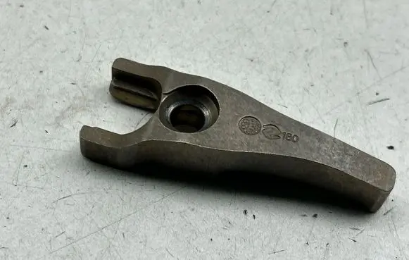 Ford Kuga II Fuel Injector clamp holder