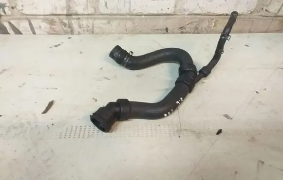 Audi A4 S4 B6 8E 8H Engine coolant pipe/hose 4B0121101
