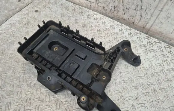 Seat Altea XL Battery tray 1K0915333D 1K0915325A