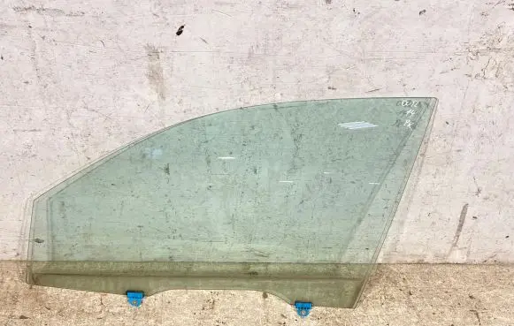 Mitsubishi Outlander Front door window glass four-door 43r00014