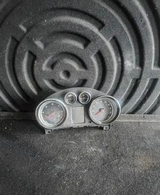 Opel Insignia A Speedometer (instrument cluster) 20970766