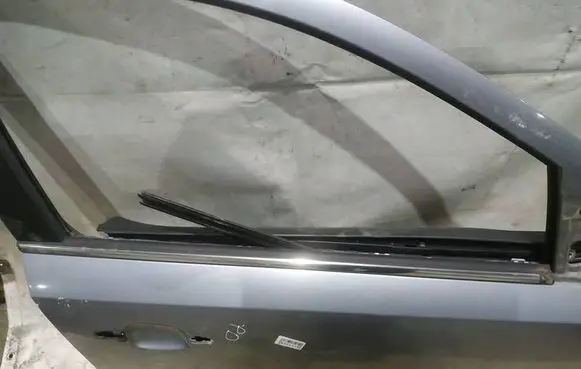 Opel Astra H Front door glass trim molding 