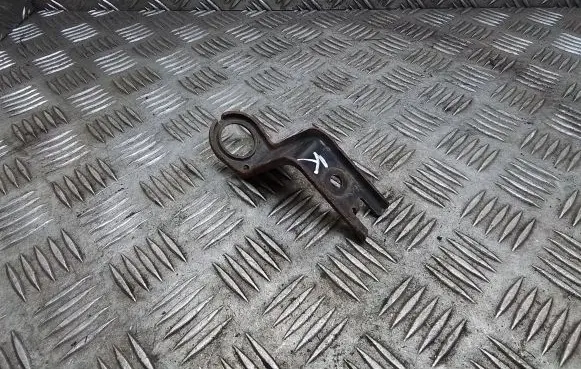 Toyota Prius+ (ZVW40) Radiator mount bracket
