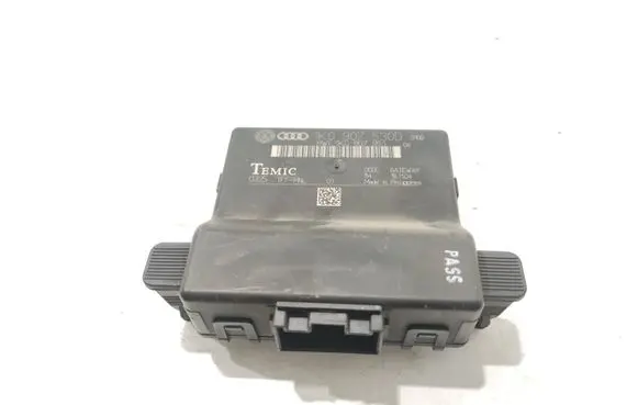 Audi A3 S3 8P Gateway control module 1K0907530D 1K0907951