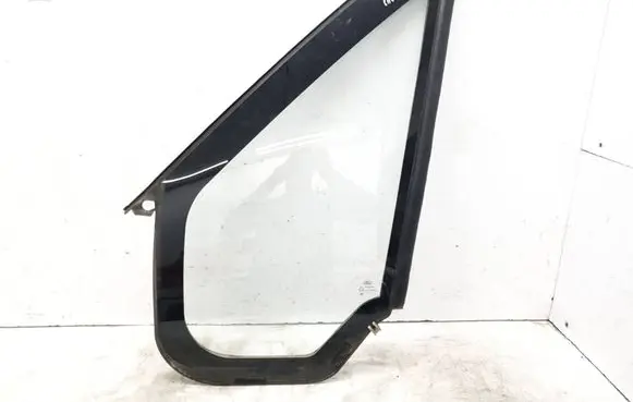 Ford Transit Front door vent window glass four-door 43R00098