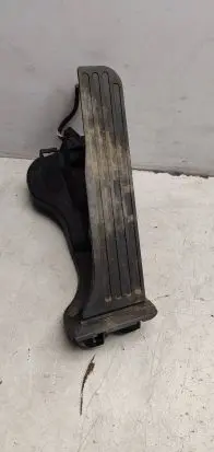 Volkswagen PASSAT B6 Accelerator throttle pedal 1K1721503L 6PV00860000