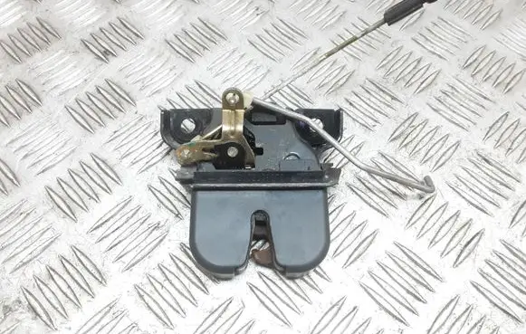 Audi A3 S3 8L Tailgate/trunk/boot lock/catch/latch 8L0827520C