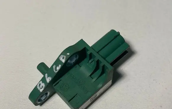 Volkswagen PASSAT B6 Airbag deployment crash/impact sensor 3C0909606