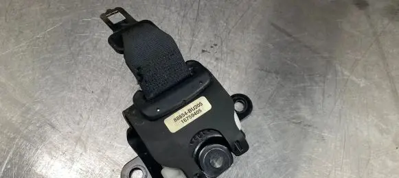 Nissan Almera Tino Middle seatbelt (rear) 88854BU205