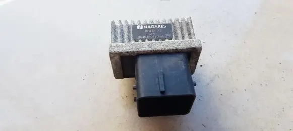 Renault Megane II Glow plug pre-heat relay 9640469680