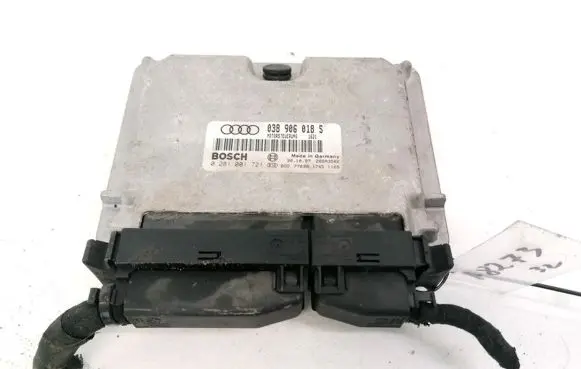 Audi A4 S4 B5 8D Engine control unit/module 038906018S 0281001721