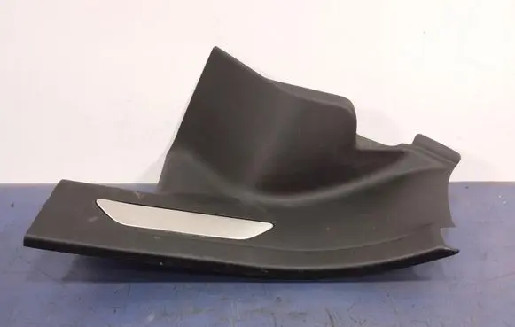 Other sill/pillar trim element