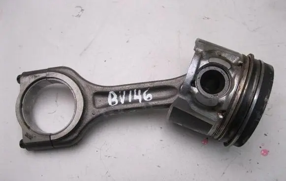 Ford Focus Piston with connecting rod 845523 BV146