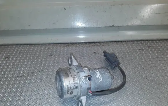 Volvo XC70 Vacuum pump 30645454