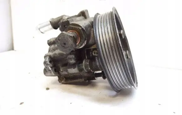 Volkswagen Golf IV Power steering pump 038145255B10SKV166