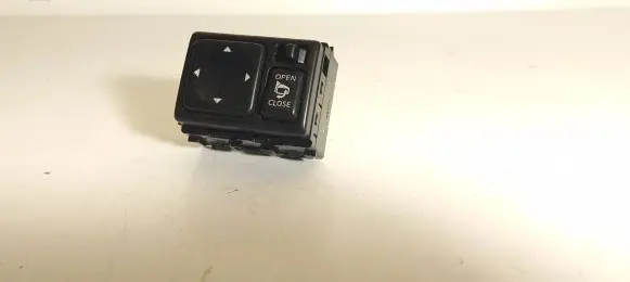 Nissan X-Trail T30 Wing mirror control module 8914J