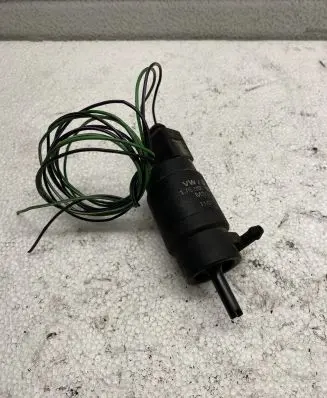 Audi A6 S6 C5 4B Windscreen/windshield washer pump 1J5955651