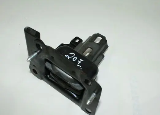 Peugeot 207 Engine mount bracket