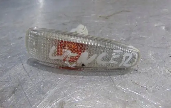 Mitsubishi Lancer X Front fender indicator light