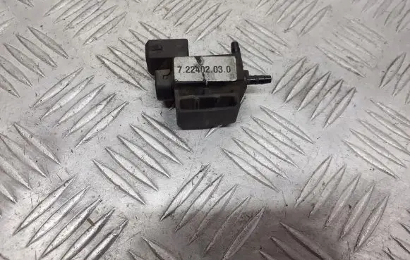 Audi A4 S4 B5 8D Valve vacuum 722402030