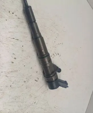 BMW 5 E39 Fuel injector 0445110029 2354093