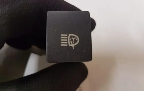 Fog light switch