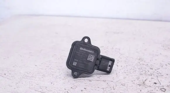 BMW X3 F25 Mass air flow meter 7593624 5WK97512