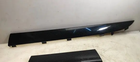Dashboard glove box trim