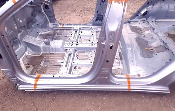 Hyundai Kona II Pillar (middle) 