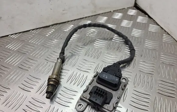 Mercedes-Benz E W213 Lambda probe sensor A0009054704 5WK97381
