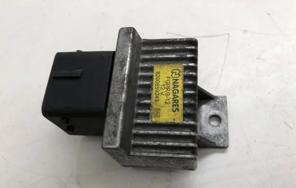 Glow plug pre-heat relay