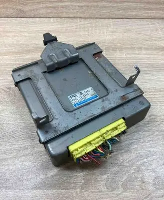 Mazda 626 Engine control unit/module ECU FP0118881D E2T03773T