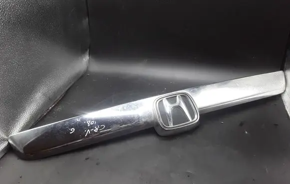 Honda CR-V Tailgate trim 74890SWWE010M1 74890SWWE110M1