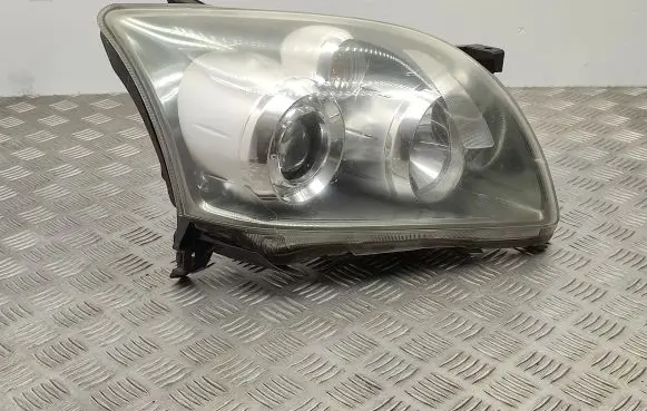 Toyota Avensis T250 Headlight/headlamp