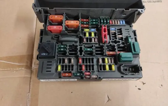 BMW 1 E81 E87 Fuse module 9119446 90104451 792500000