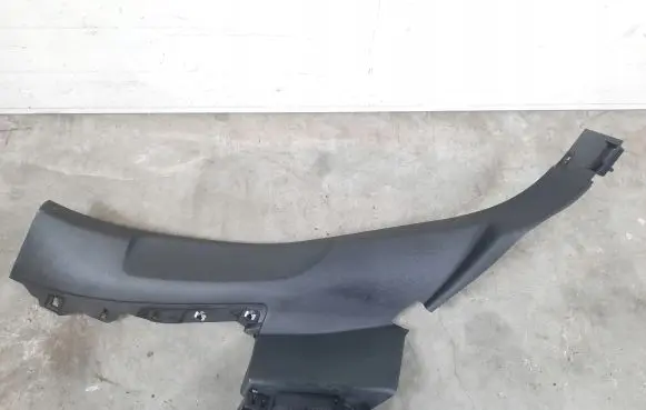 Other sill/pillar trim element