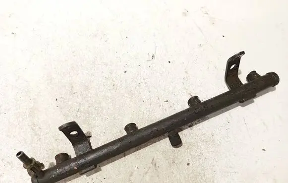 Chrysler Neon II Fuel main line pipe 4669470