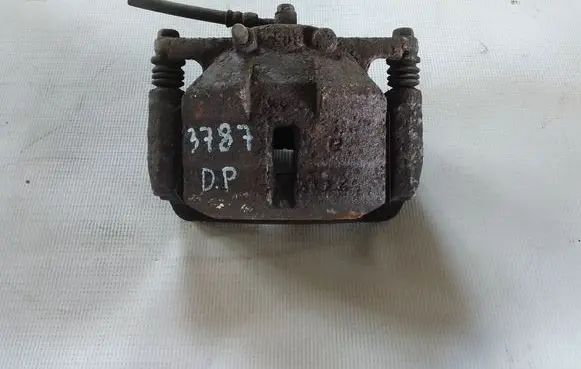 Nissan Qashqai+2 Front brake caliper 41001JD00A
