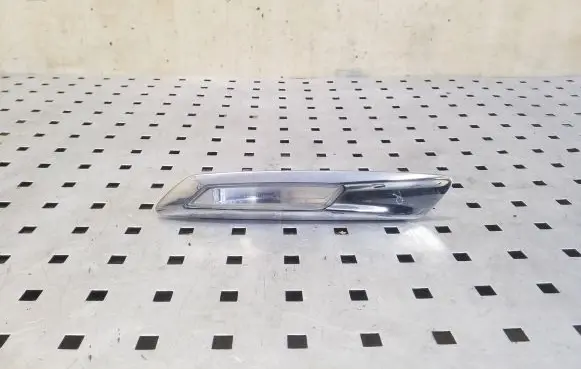 BMW 5 F10 F11 Front fender indicator light 7154168 7154170