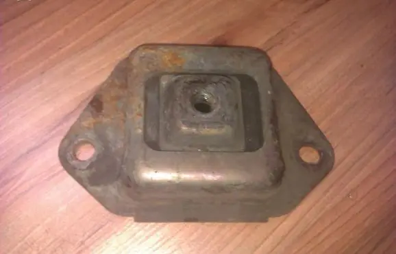Citroen C5 Engine mount bracket 9624762980