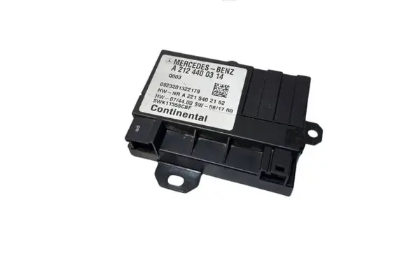 Mercedes-Benz E W212 Fuel injection pump control unit/module A2124400314 5WK11555CBF A2215402162