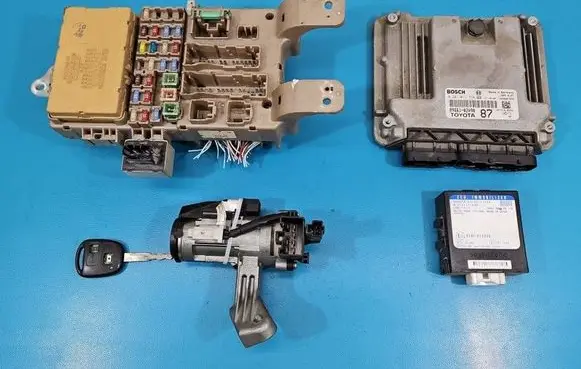 Toyota Corolla E120 E130 Engine control unit/module ECU 0281011734 IMPRK1581316