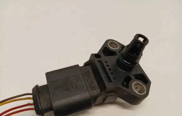 Audi A6 S6 C6 4F Air pressure sensor 038906051B 0281002399