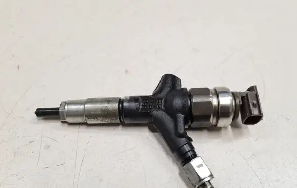 Subaru Outback Fuel injector 16613AA020 DENSO7890 02K06140